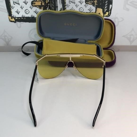 100%- New Authentic GUCCI GG0584s 004 140’ Aviator Shield Sunglasses - Picture 13 of 15